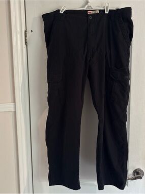 Wrangler Black Cargo Pants 42/30